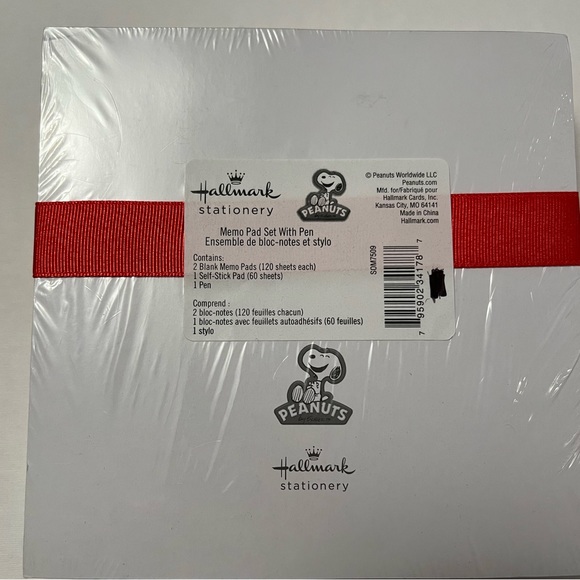 The Peanuts Gang Memo Pads 3-Pack With Pen - Picture 2 of 3